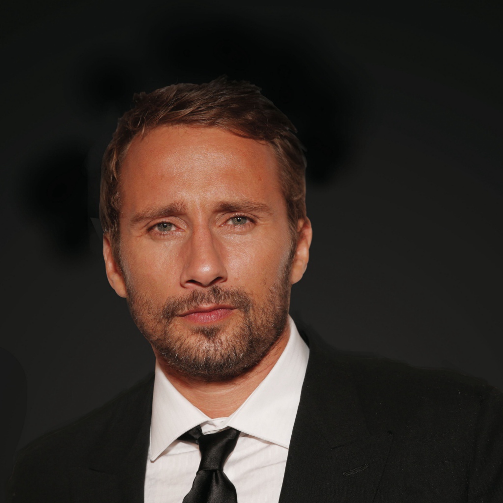 Красивый популярный актер Маттиас Шонартс