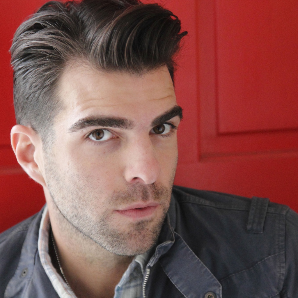 Стильный актер Закари Куинто