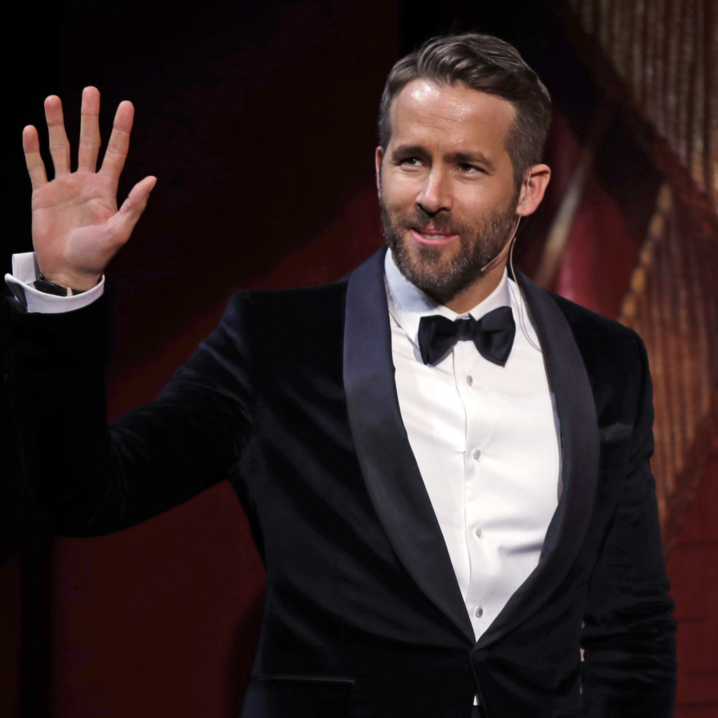 Стильный популярный актер Райан Рейнольдс