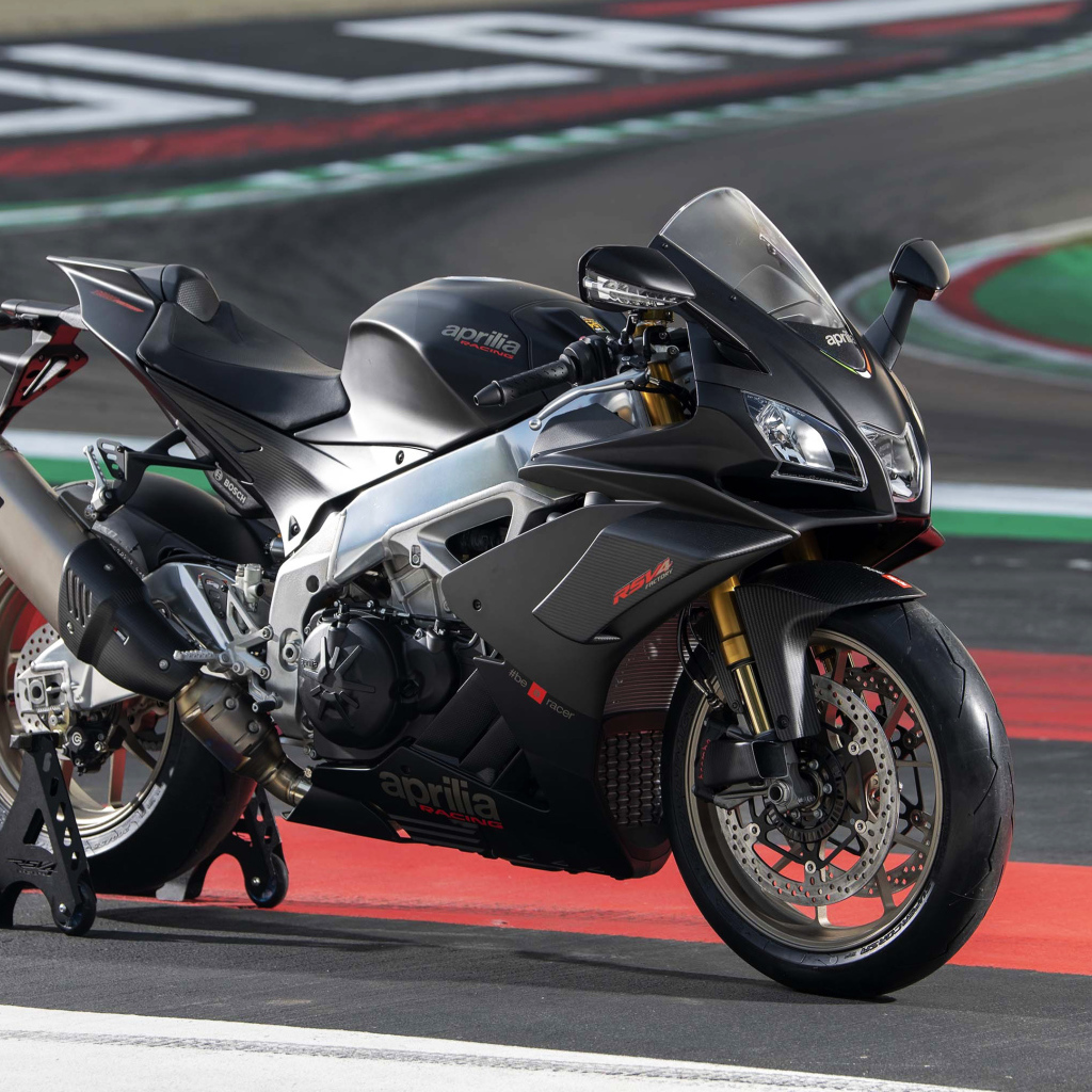Гоночный мотоцикл Aprilia RSV4 1100 Factory, 2019 года