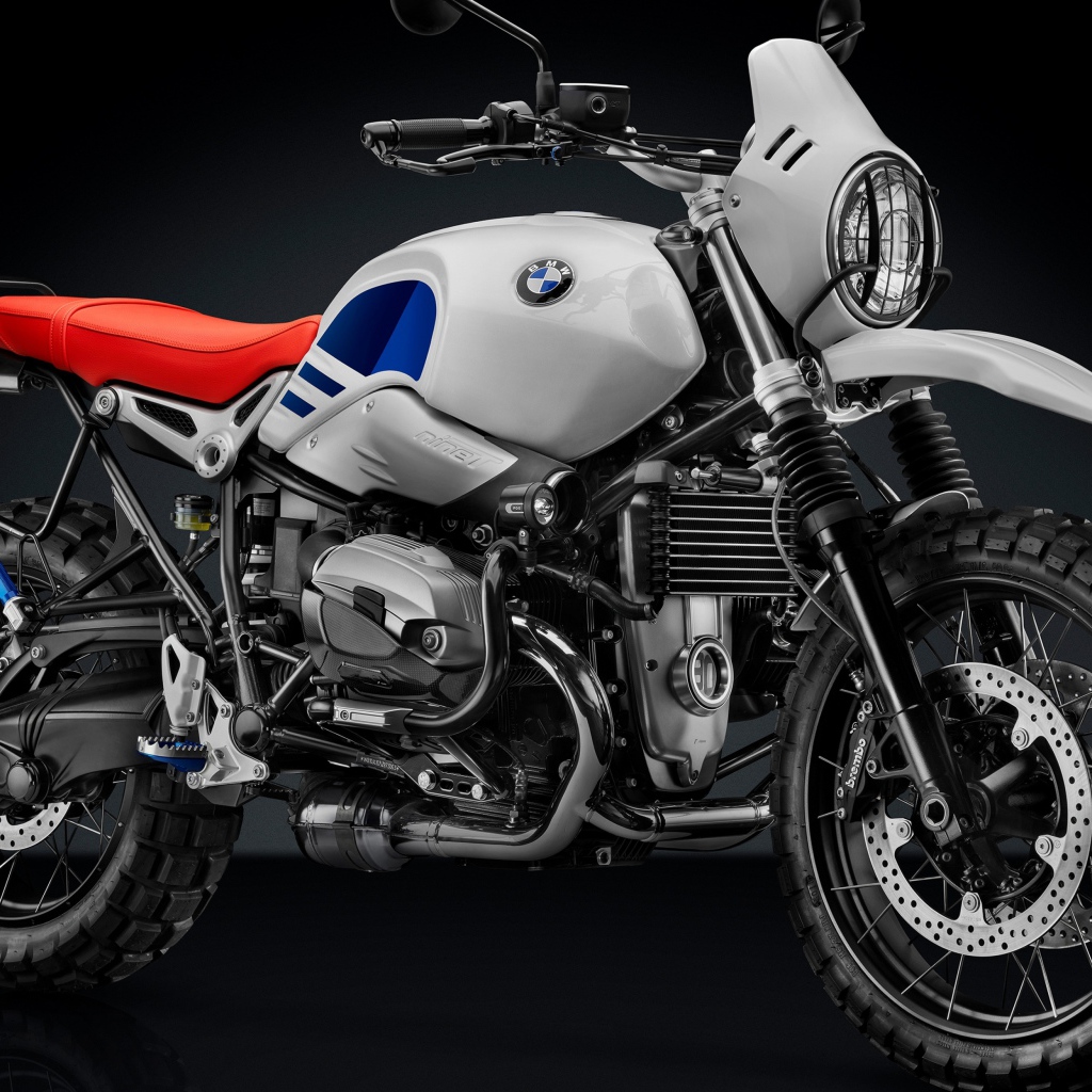 Мотоцикл BMW R nineT Urban GS, 2018 на черном фоне