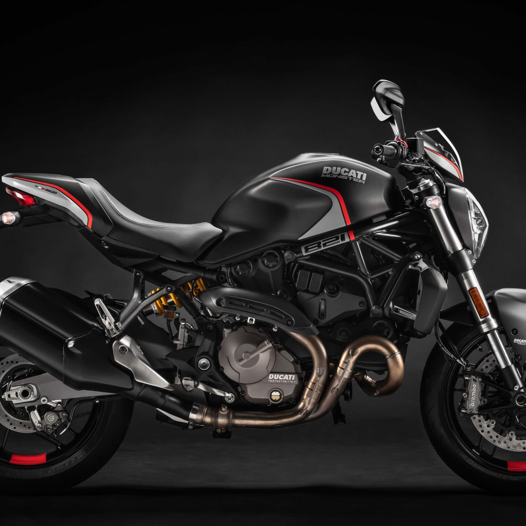 Мотоцикл Ducati Monster 821, 2019 года вид сбоку