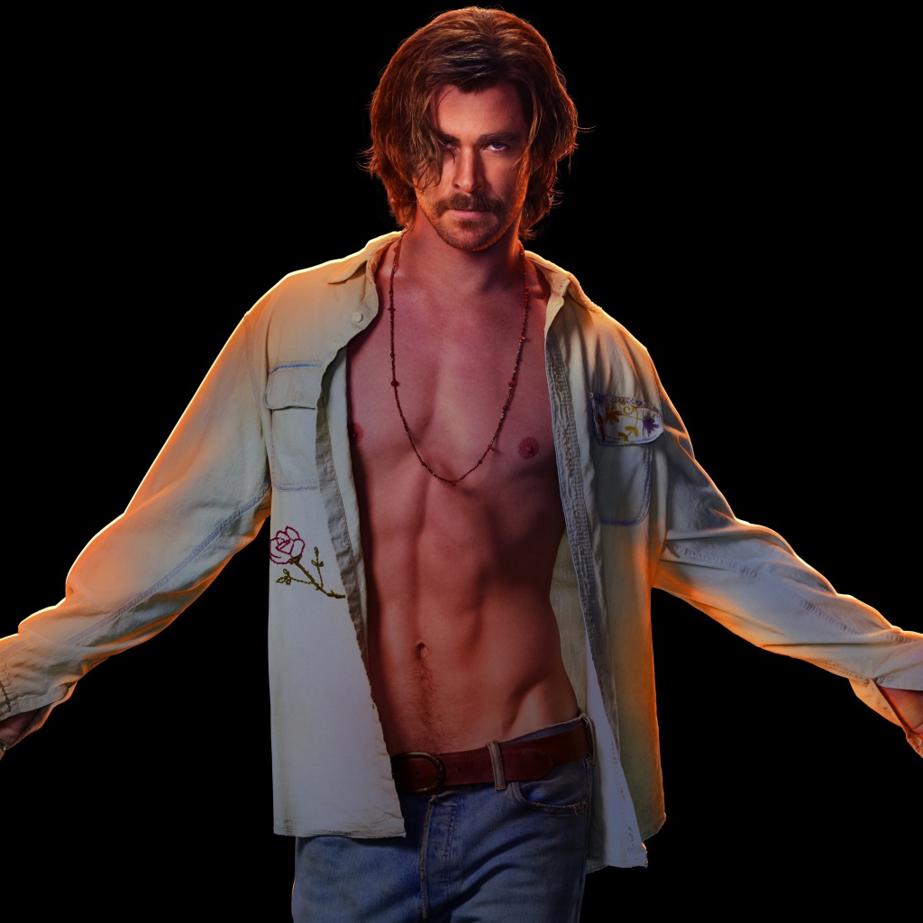 Актер Крис Хемсворт в фильме Ничего хорошего в отеле «Эль Рояль», 2018