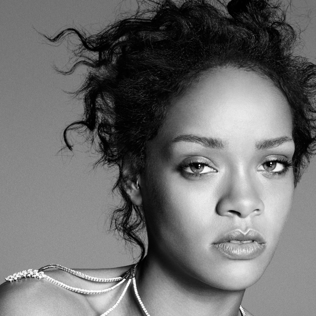 Певица Рианна, черно белое фото 