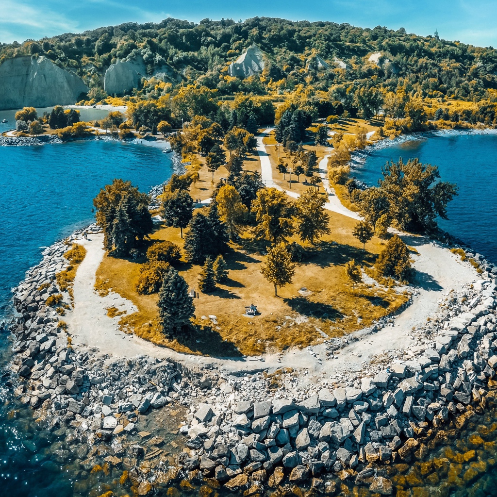 Каменный остров в  море, Торонто