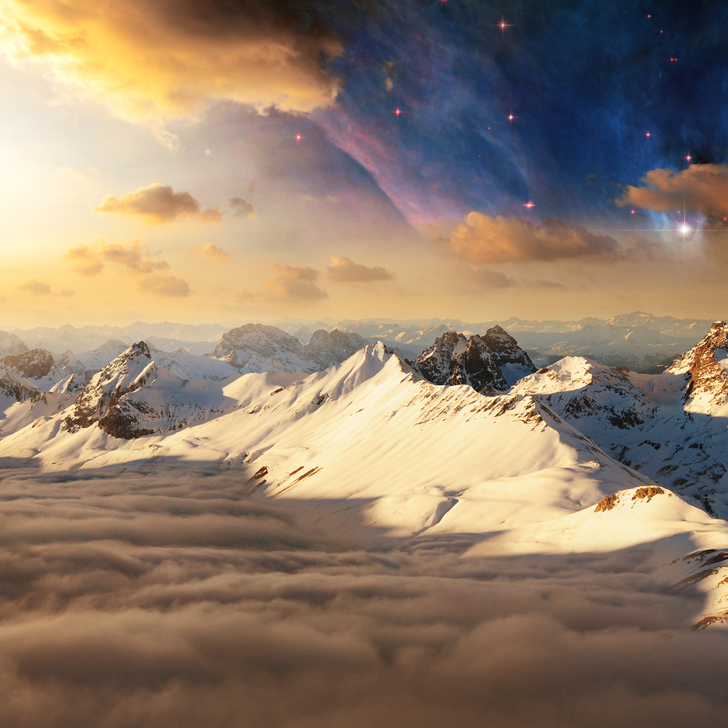 Заснеженные вершины Альп на фоне неба, Швейцария