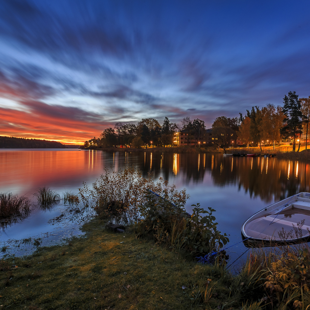Закат солнца на реке, Швеция