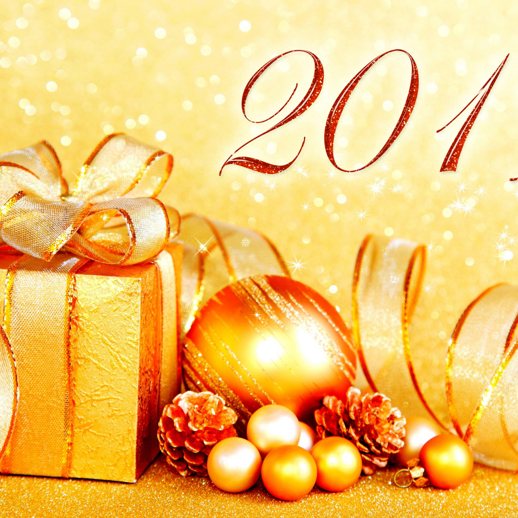Красивый золотой подарок и игрушки на Новый год и Рождество 2019 