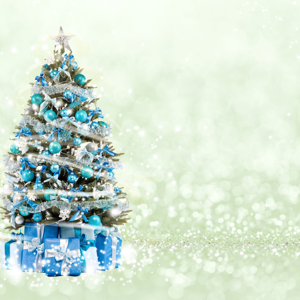 Наряженная елка с подарками, фон для открытки на Новый год и Рождество 