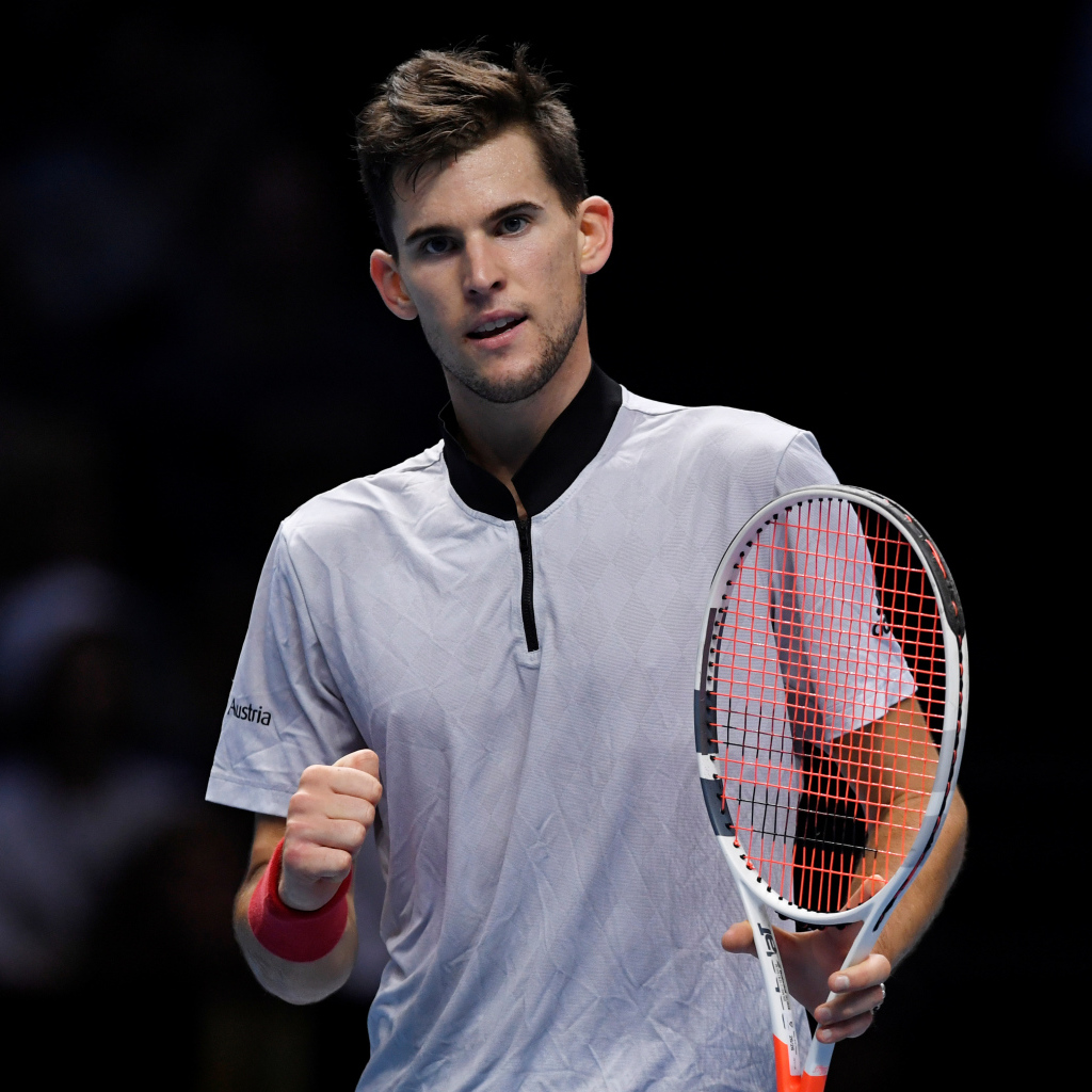 Австрийский теннисист Доминик Тим с ракеткой