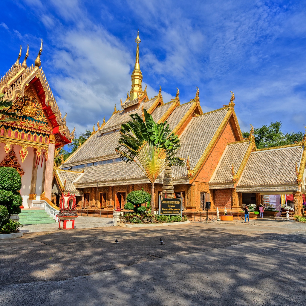 Буддийский храм Wat Maha Wanaram, Таиланд, Азия