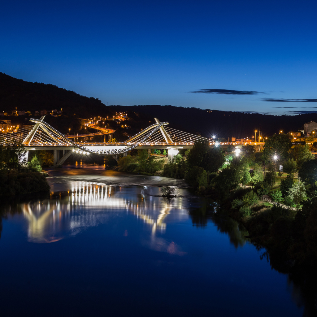 Ночной мост над рекой, Испания