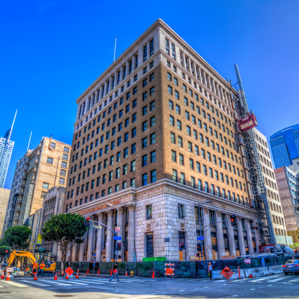 Небоскребы на улице, Калифорния. США