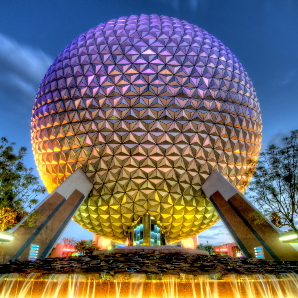 Космический корабль «Земля», символ тематического парка Эскот, Флорида. США