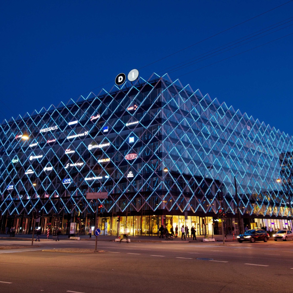 Красивое здание торгового центра города Копенгаген, Дания