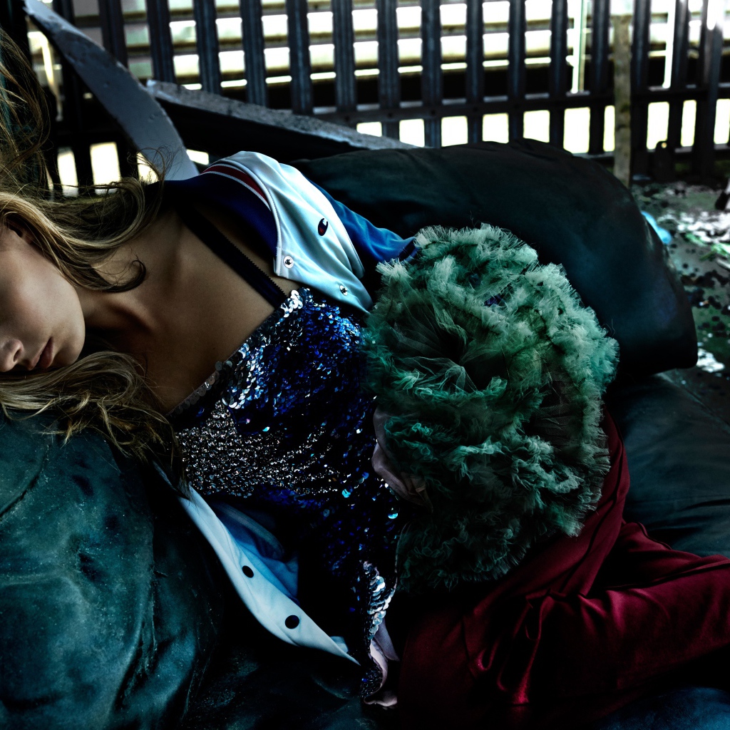 Популярная молодая актриса,  модель Кара Делевинь