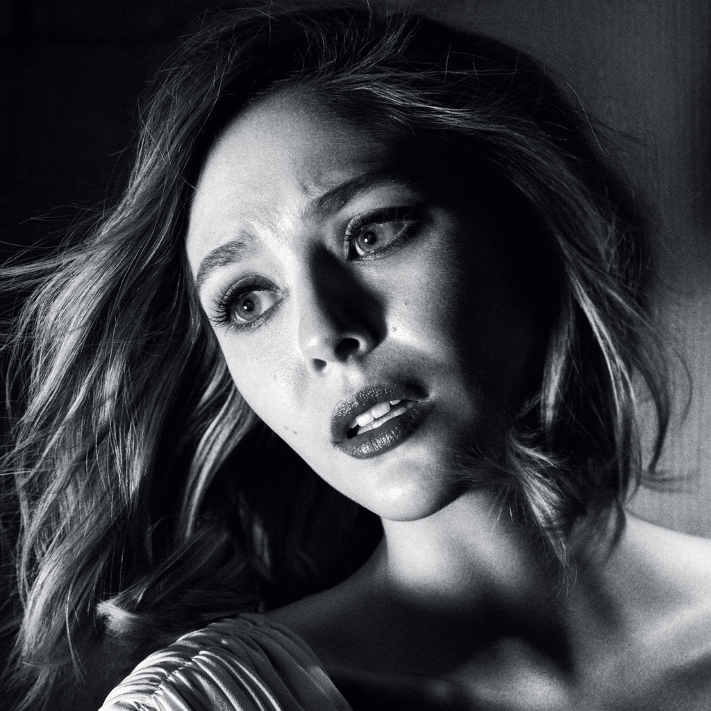 Актриса Элизабет Олсен черно белое фото