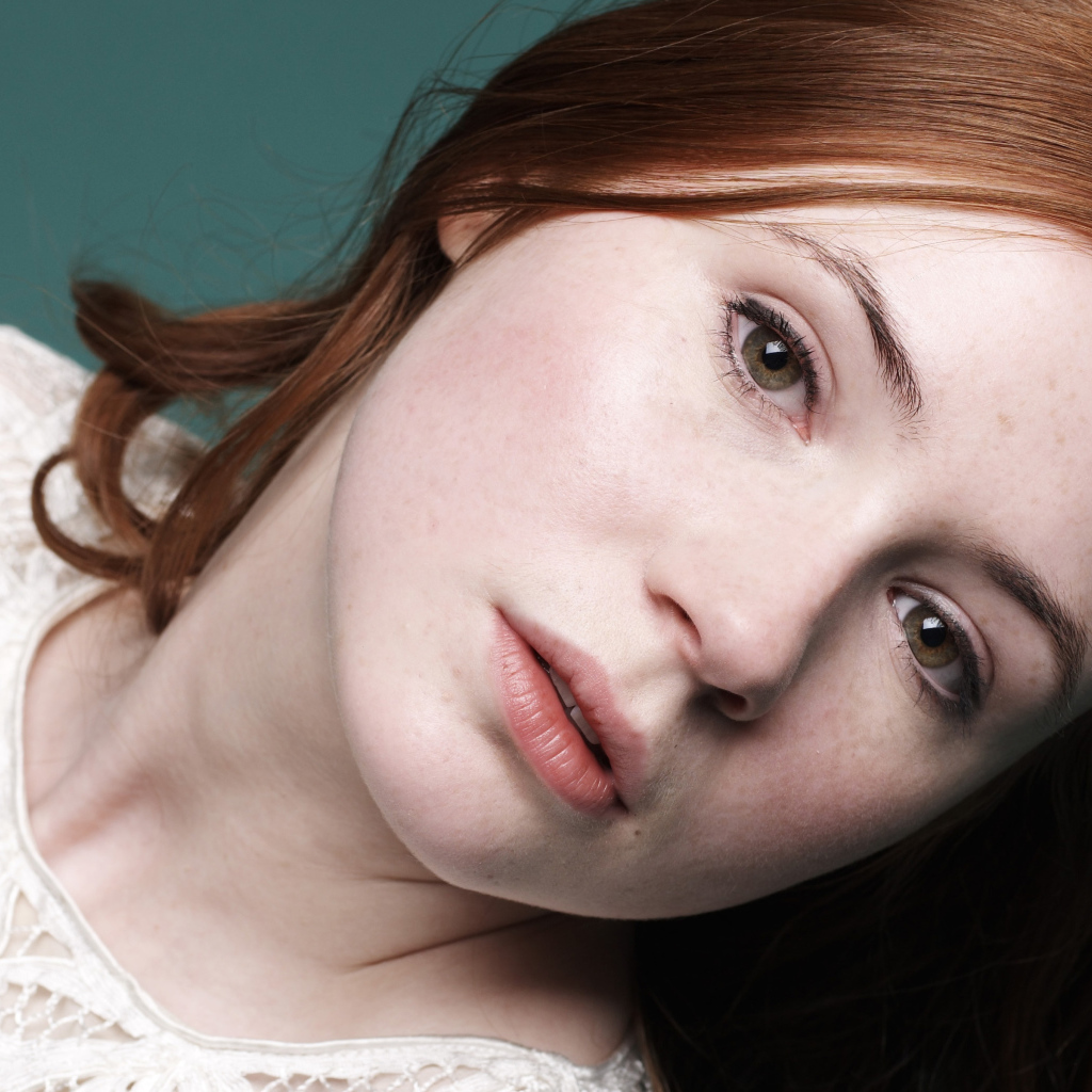 Актриса Карен Гиллан фото крупным планом