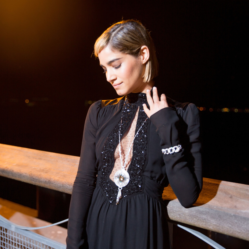 Алжирская актриса София Бутелла в черном платье 