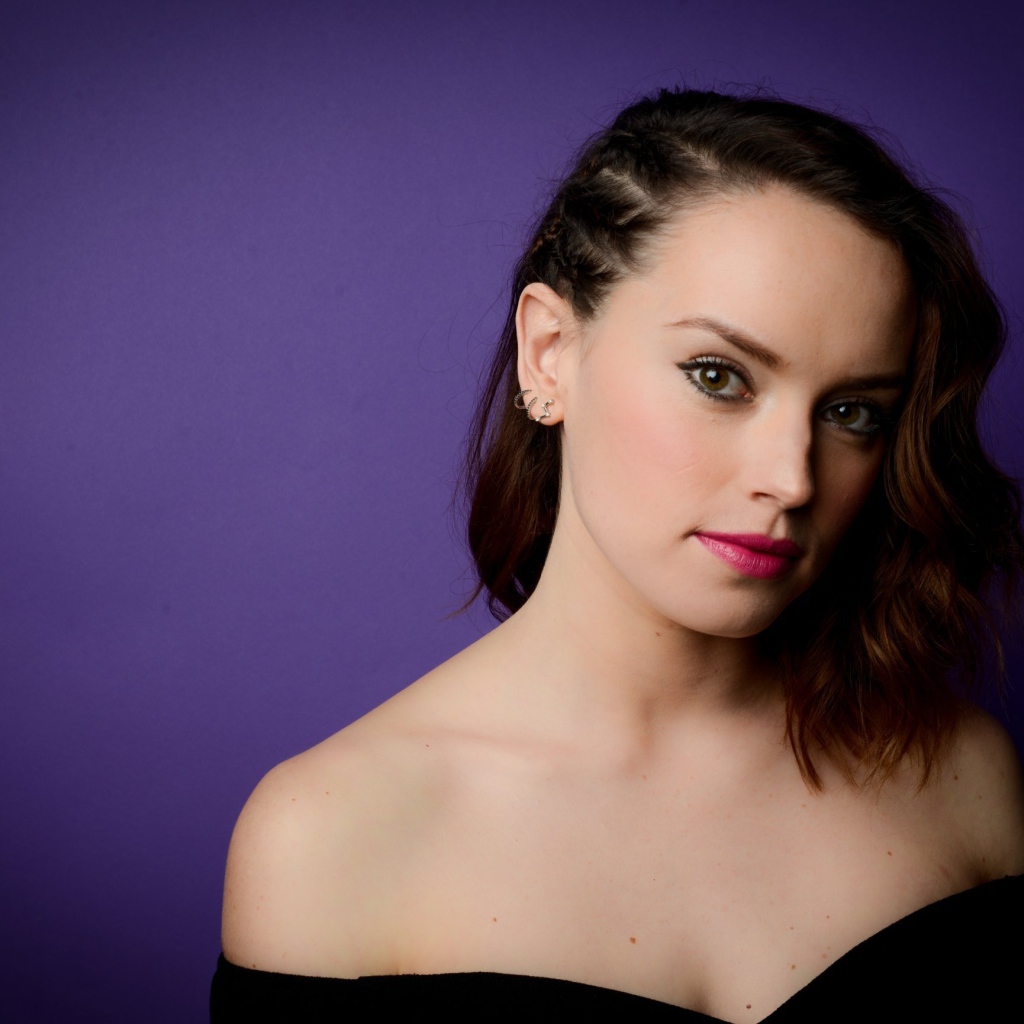 Красивая актриса Дэйзи Ридли