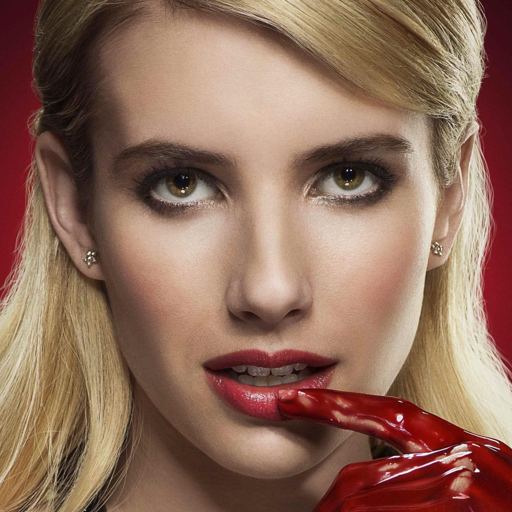 Красивая блондинка актриса Эмма Робертс