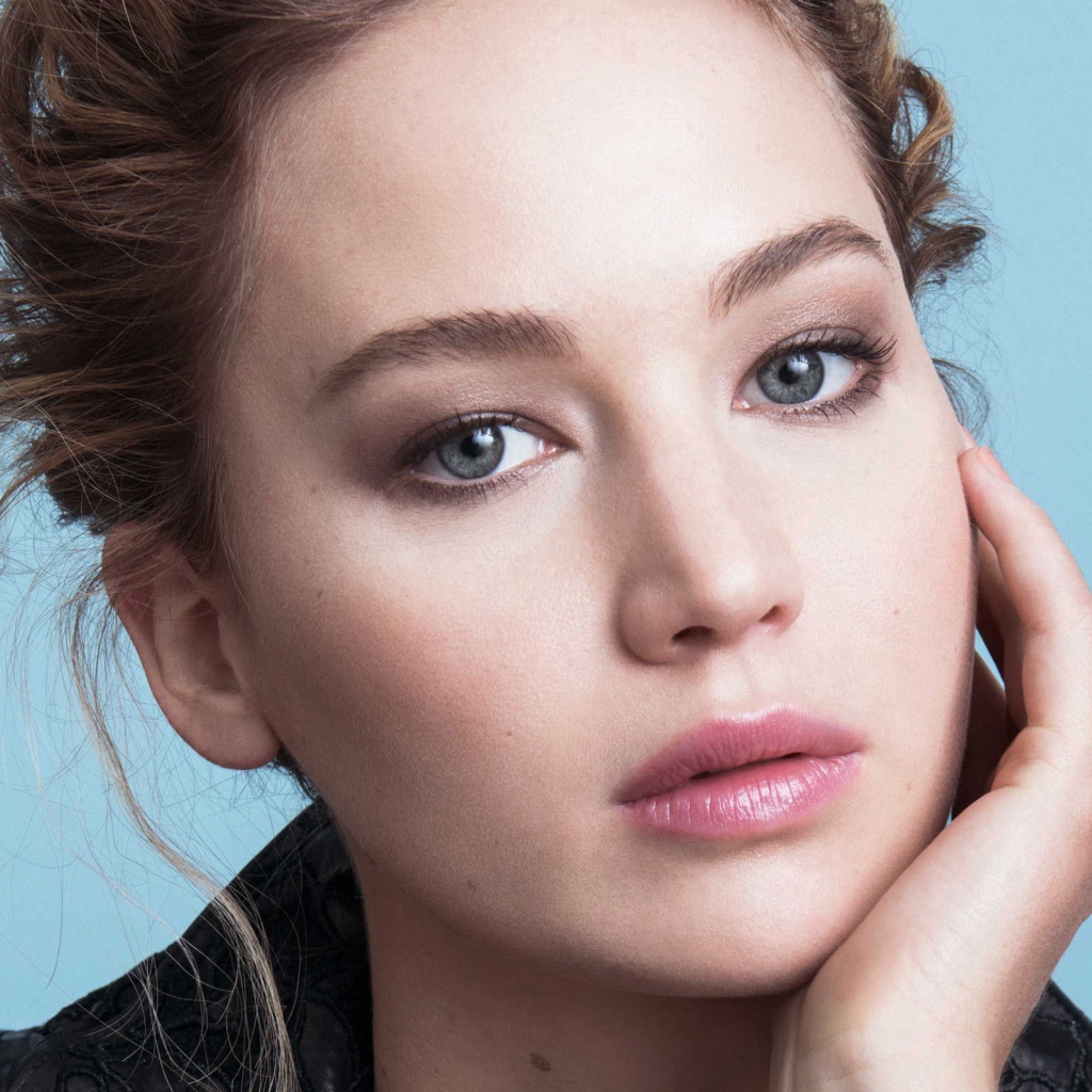 Голубоглазая нежная девушка, актриса Дженнифер Лоуренс