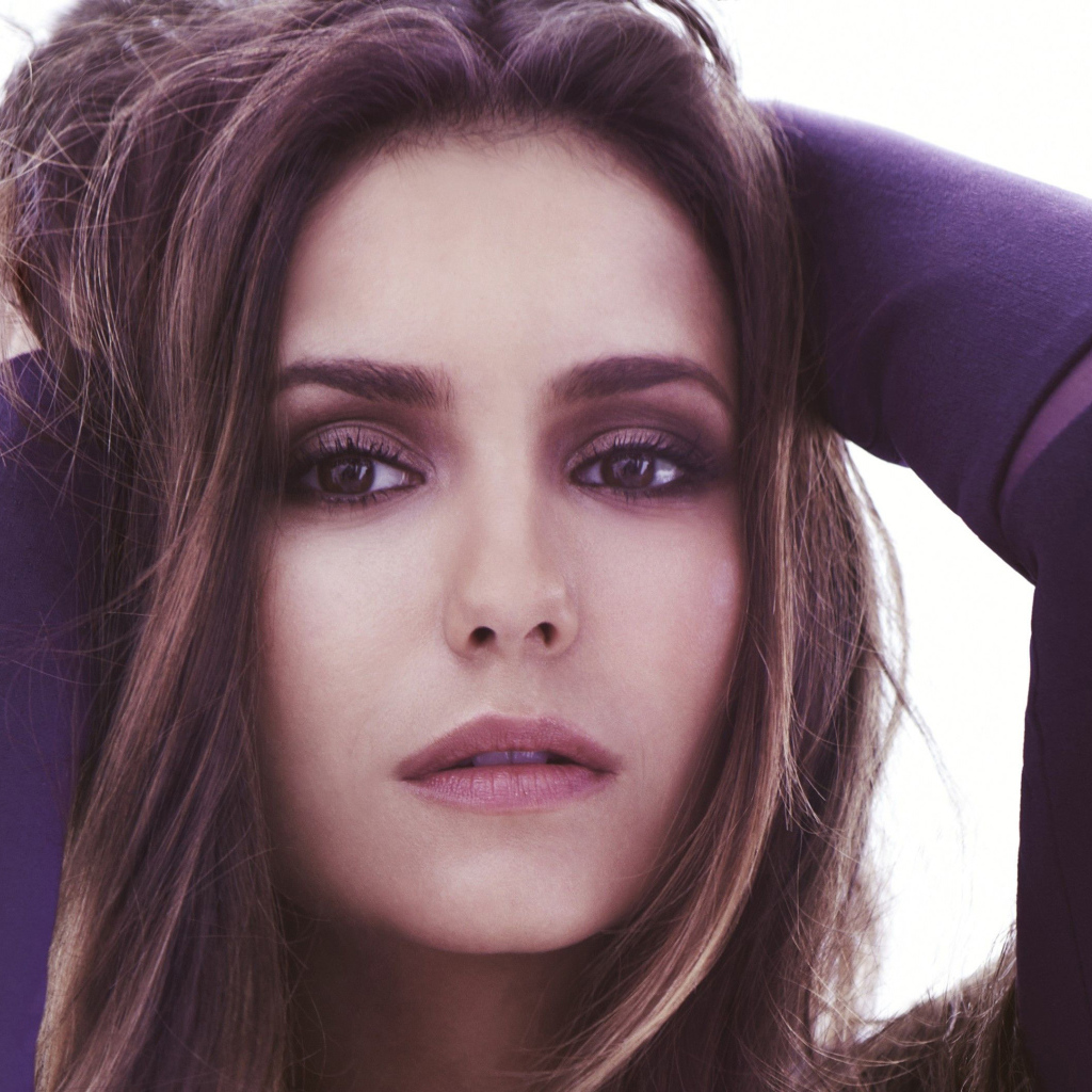 Канадская актриса Нина Добрев