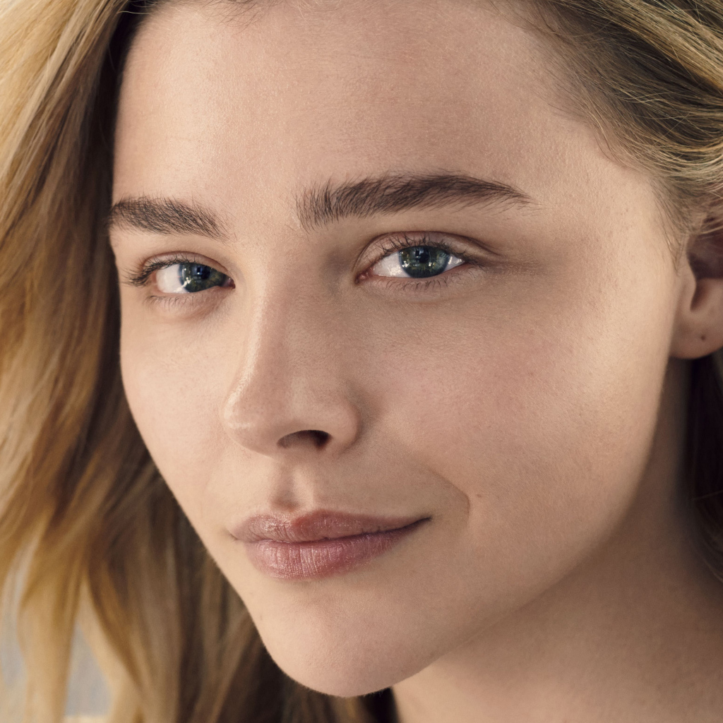 Зеленоглазая актриса Хлоя Грейс Морец крупным планом