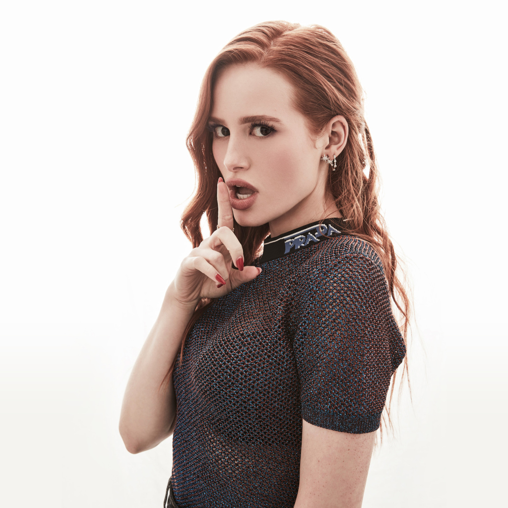 Рыжеволосая американская актриса Мэделин Петш