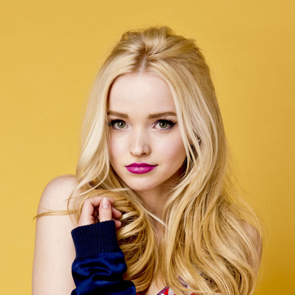 Молодая яркая девушка, актриса Дав Кэмерон