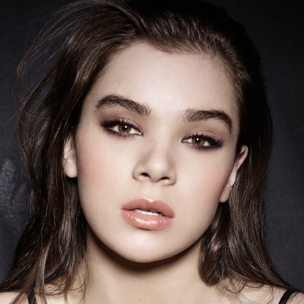 Молодая нежная актриса Хейли Стейнфилд