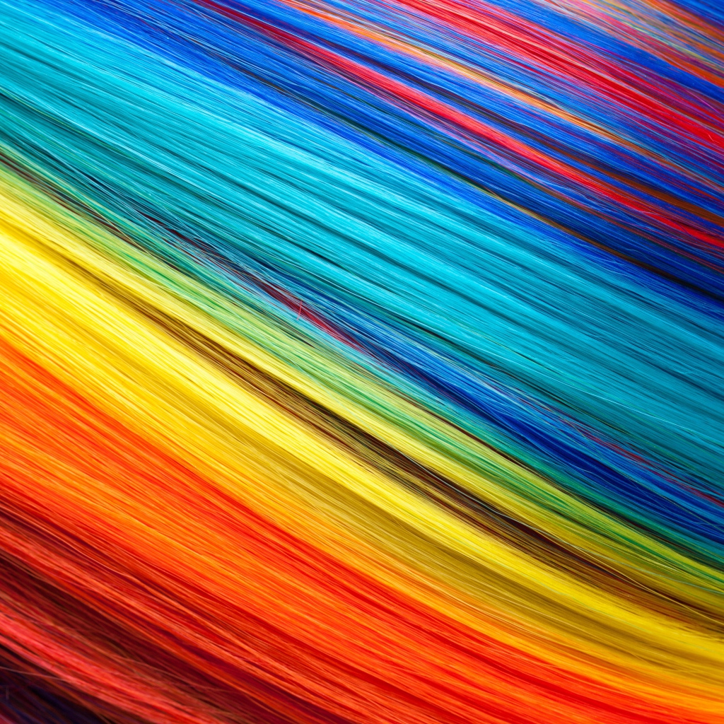 Разноцветные волосинки крупным планом