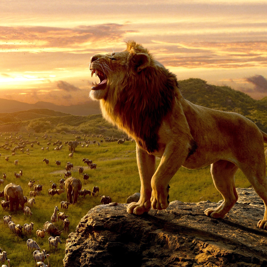 Большой грозный лев на скале 