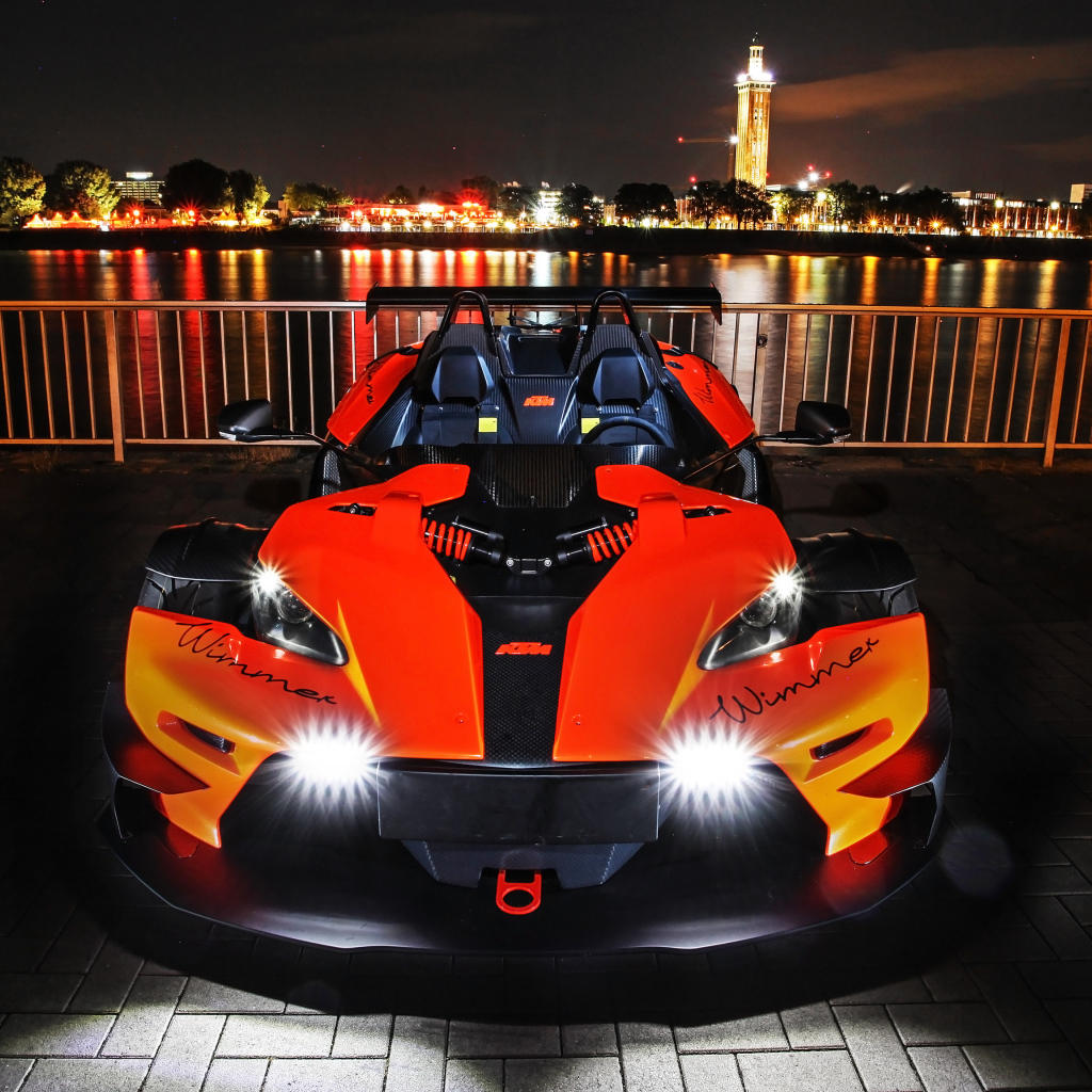 Оранжевый гоночный автомобиль Wimmer RS KTM X-Bow R, 2019 года