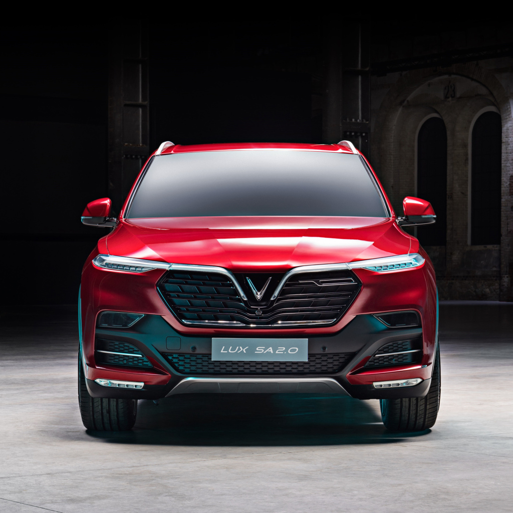 Красный автомобиль LUX SA2  вид спереди