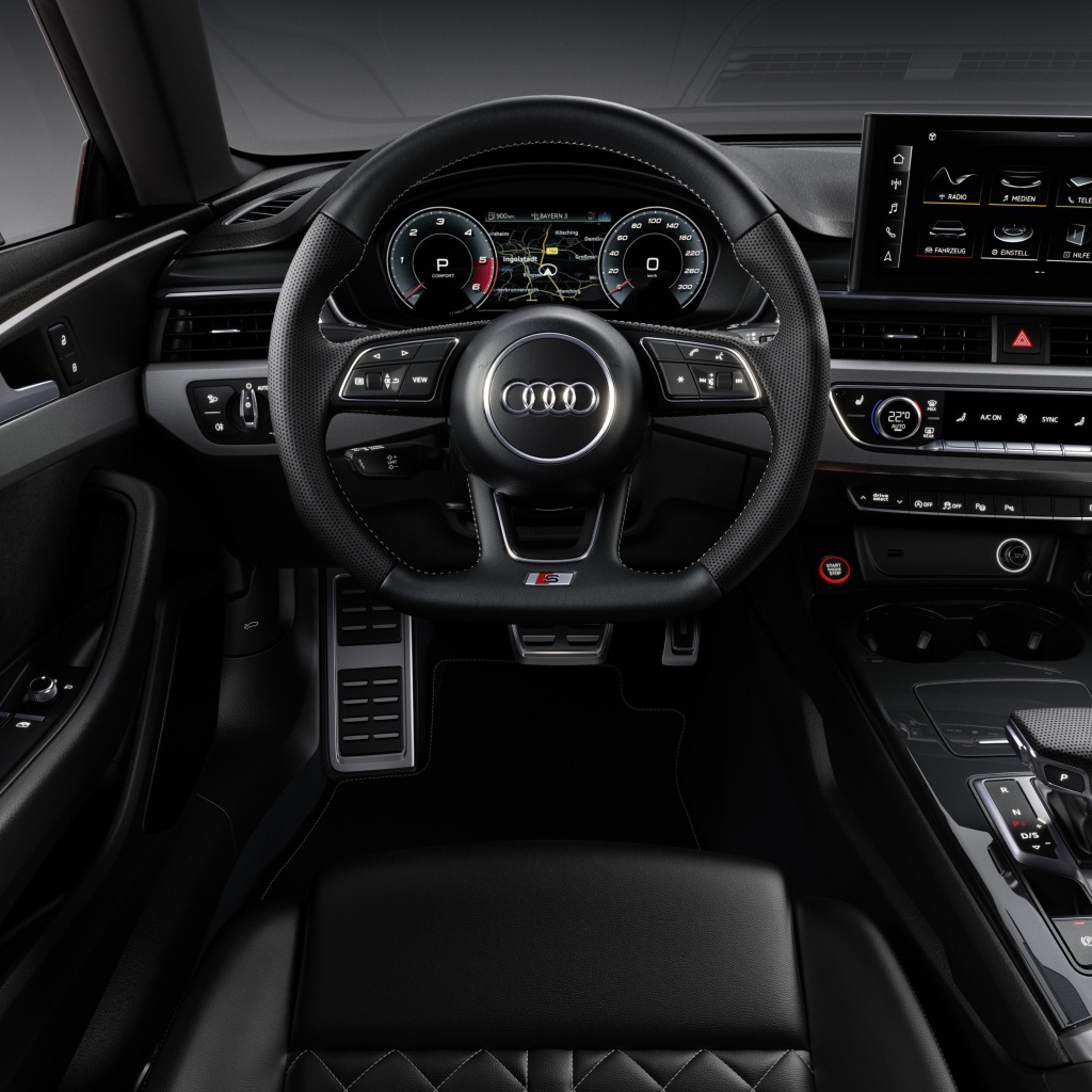 Black interior of the Audi S5 Coupe TDI