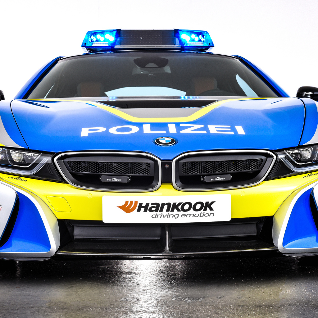 Автомобиль BMW I8, 2019 года вид спереди