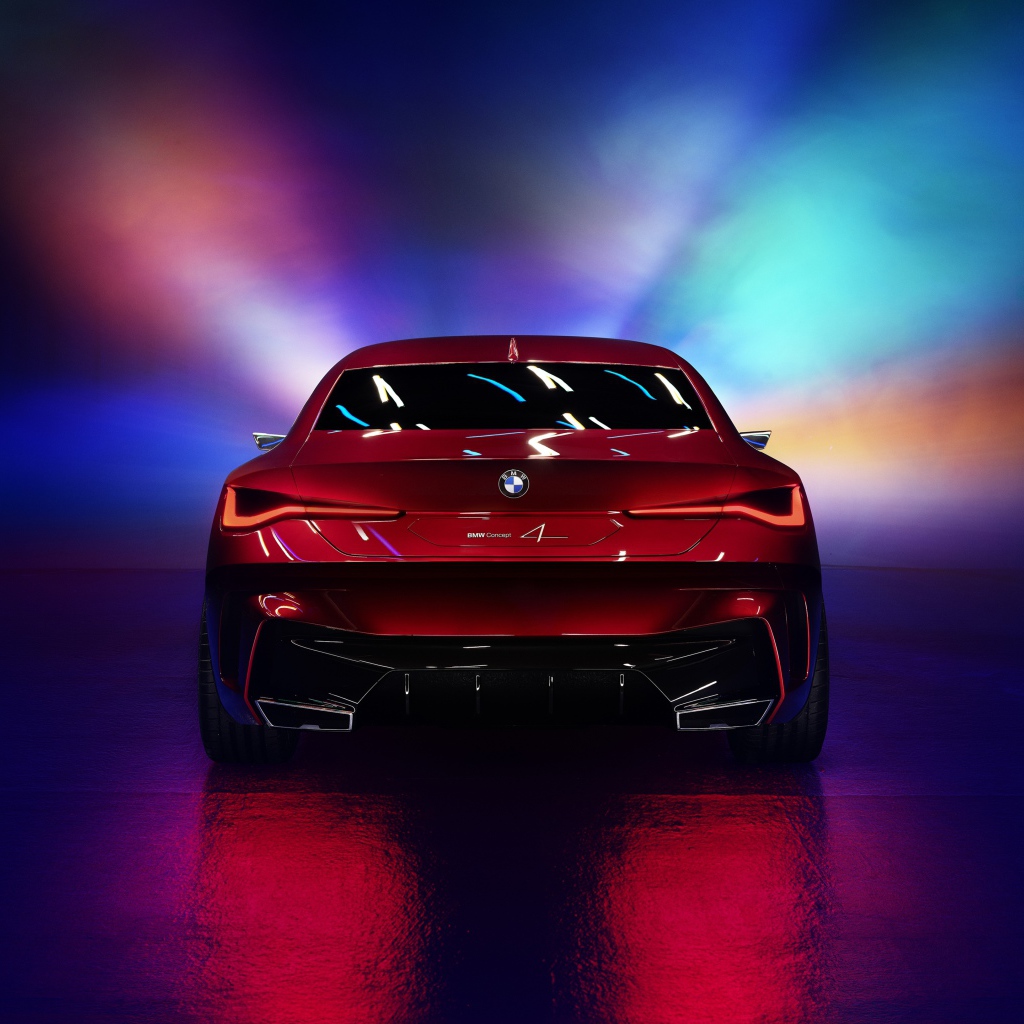Красный автомобиль BMW Concept 4 2019 года вид сзади