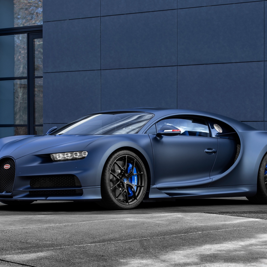 Спортивный автомобиль Bugatti Chiron 2019 года