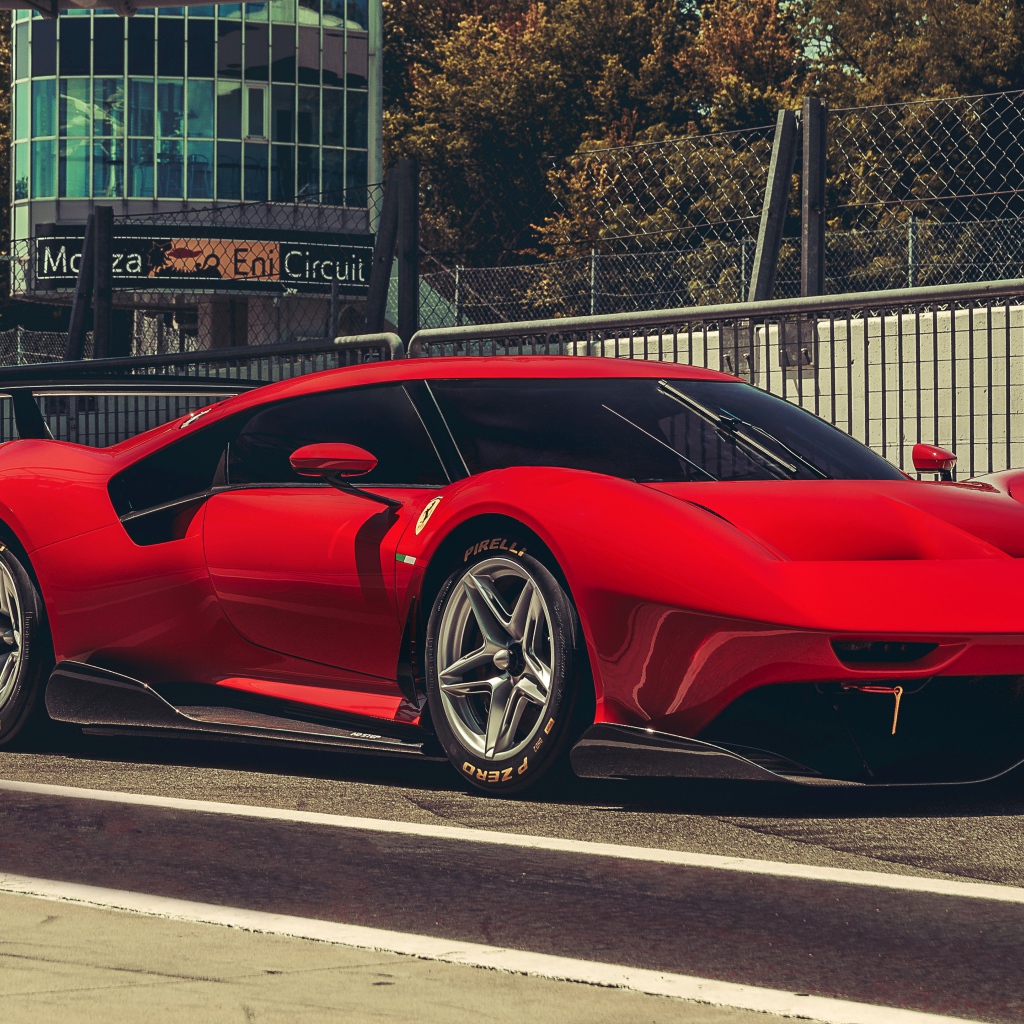 Красный быстрый дорогой автомобиль Ferrari P80C 2019 года