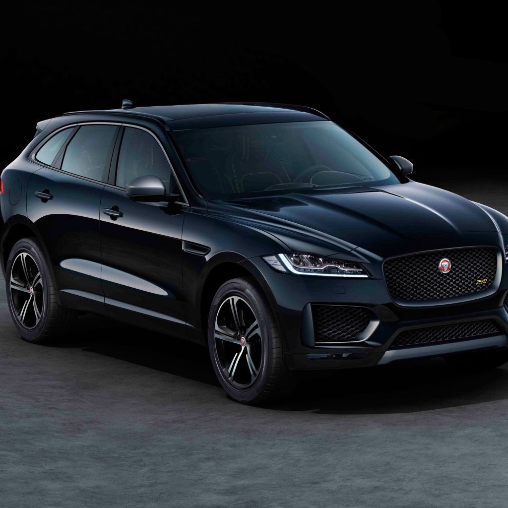 Черный стильный Jaguar F-Pace 300 Sport 2019 года