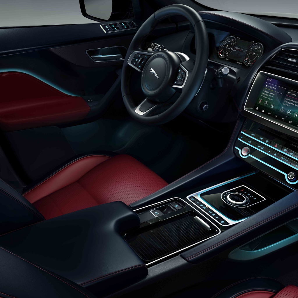 Салон автомобиля Jaguar F-Pace Chequered Flag 2019 года