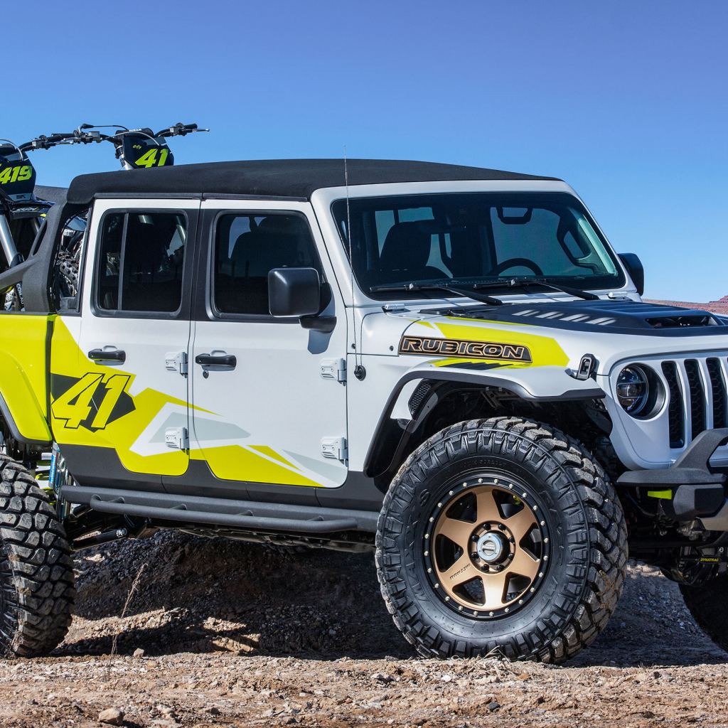 Спортивный Jeep Flatbill 2019 года на бездорожье
