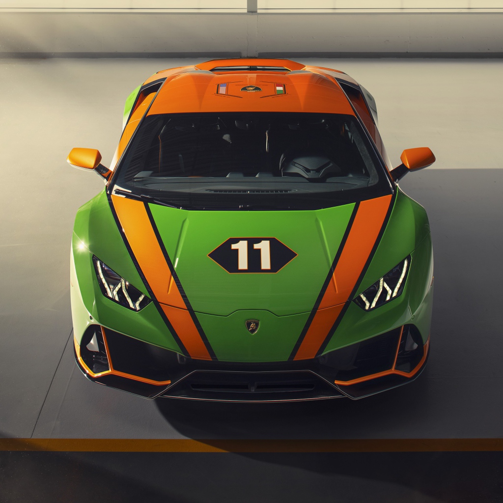 Быстрый Lamborghini Huracan EVO GT, 2020 года вид спереди 