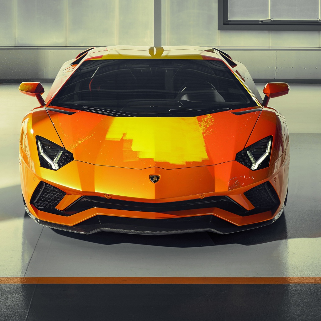 Автомобиль Lamborghini Aventador S 2019 года вид спереди