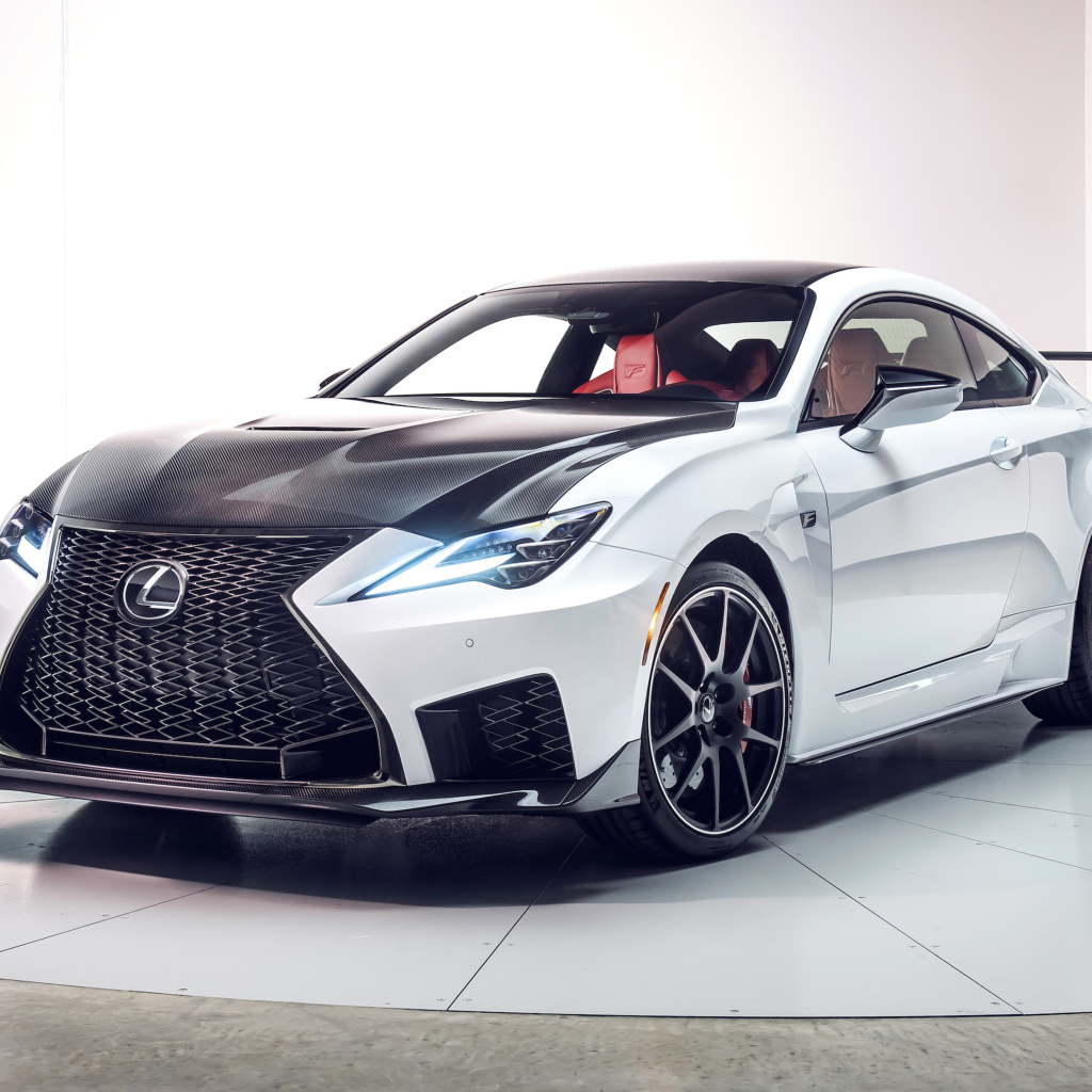 Спортивный автомобиль Lexus RC F, 2020 года 