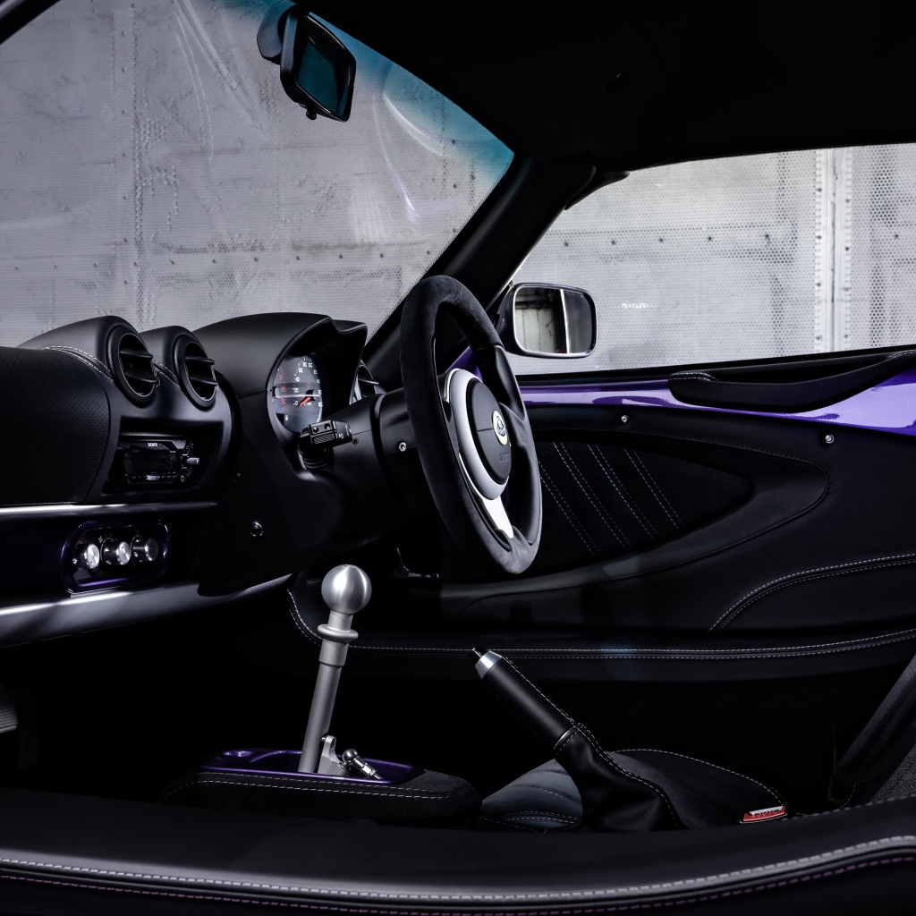 Салон автомобиля Lotus Exige Sport 350 