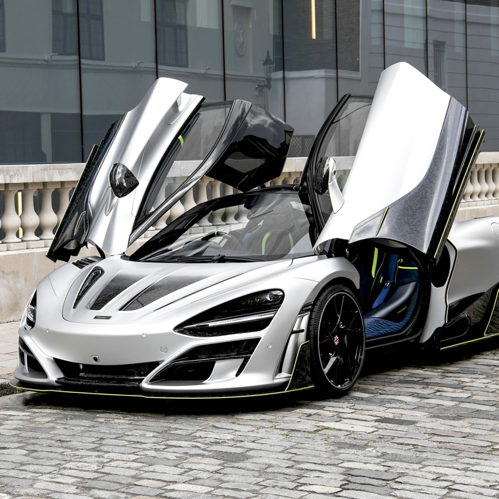 Спортивный автомобиль  McLaren 720S, 2019 года с открытыми дверями