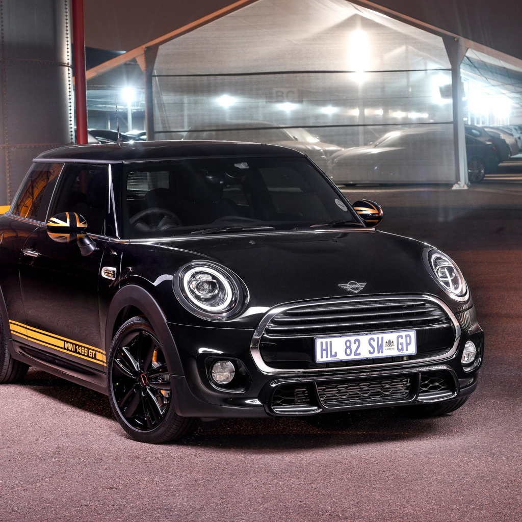 Черный MINI Cooper 1499 GT 2018 года