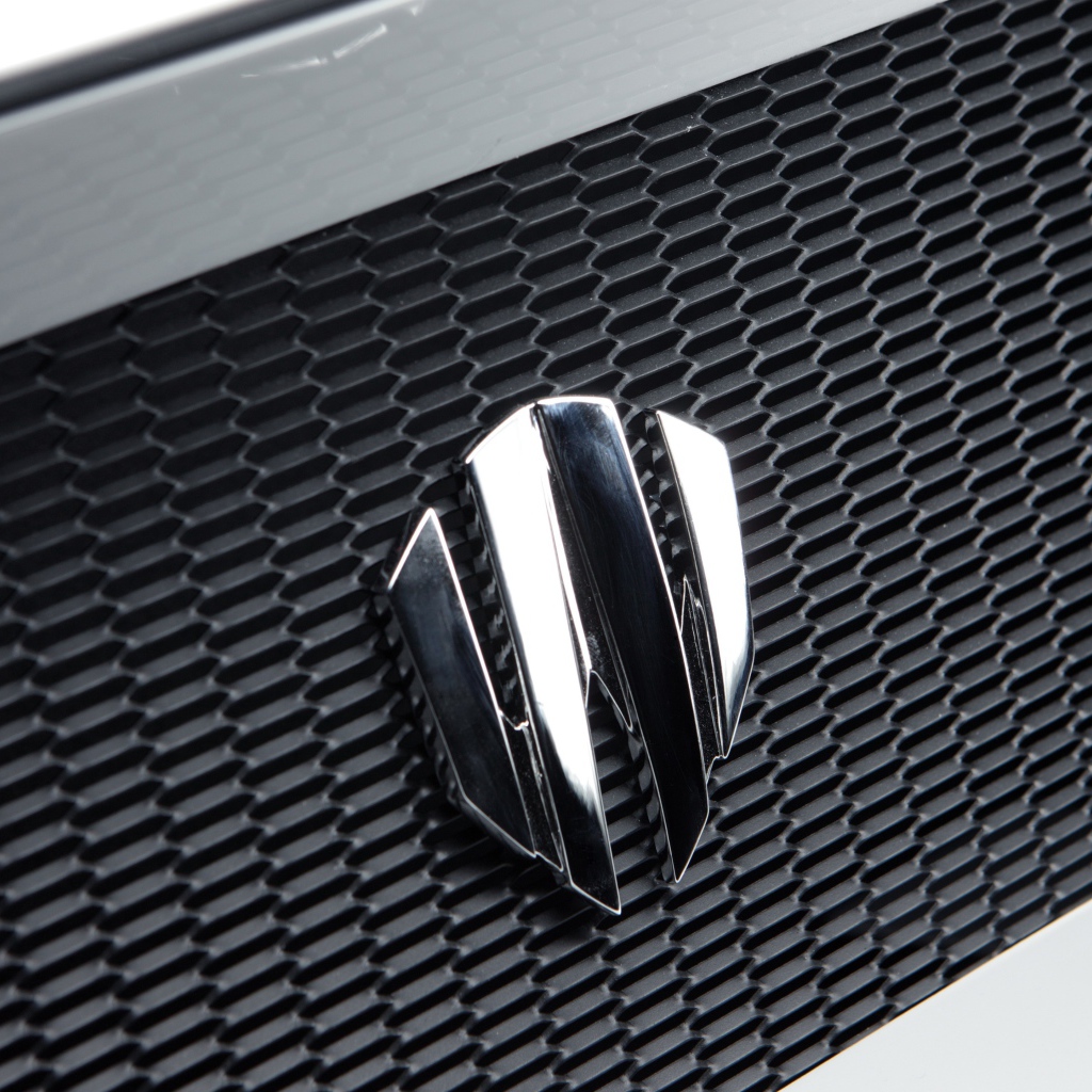 Логотип автомобиля Lykan Hypersport крупным планом